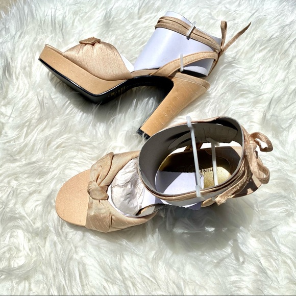 Chinese Laundry cream lace-up heels sandals NIB - Picture 12 of 16